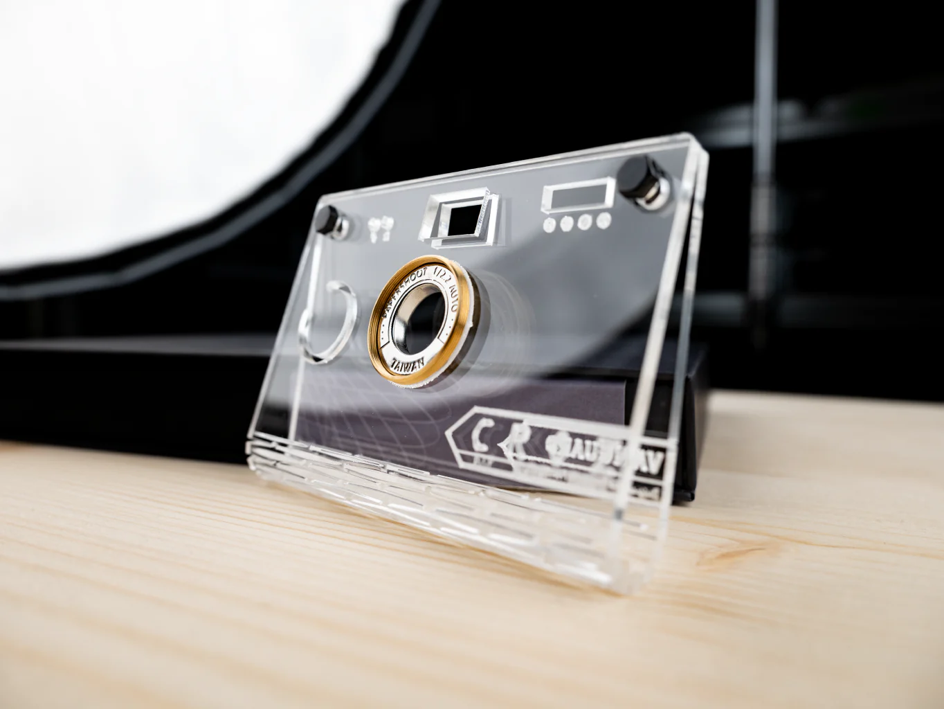 Material Essence Case - Image 5